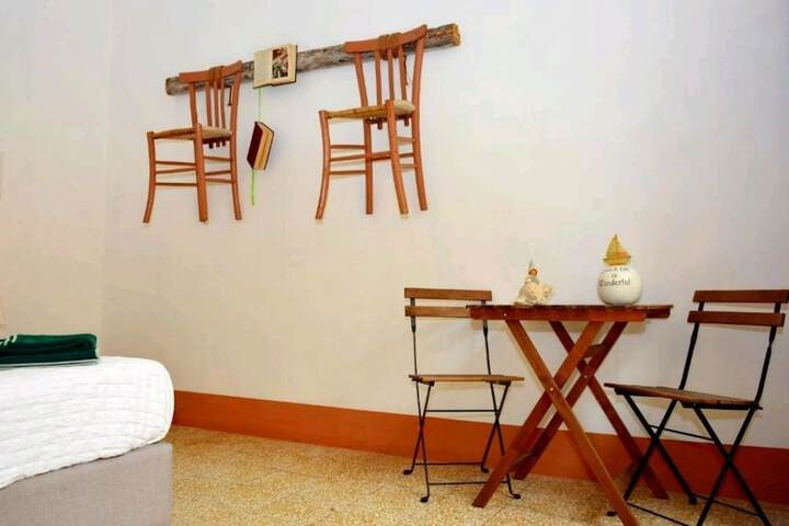 Room 10 of 15