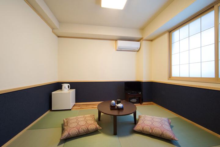 Room 6 of 32