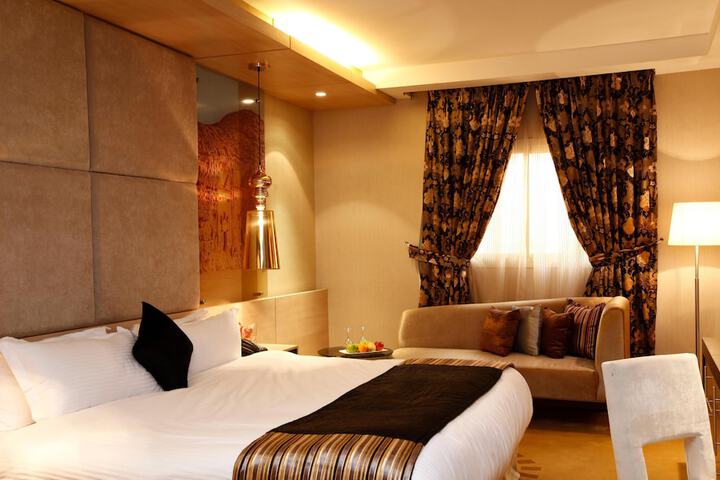 Room 21 of 47