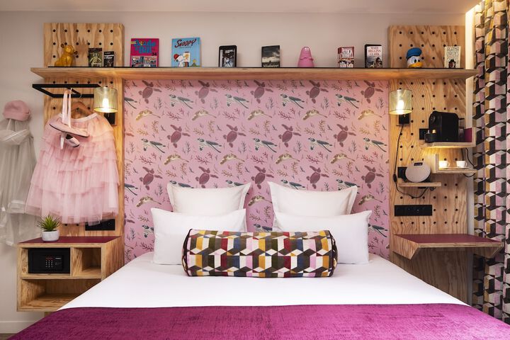 Room 43 of 135