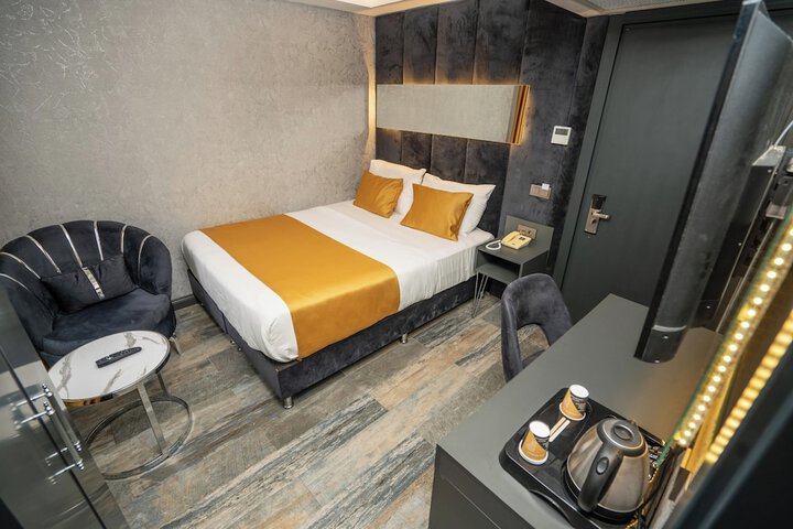 Room 7 of 24