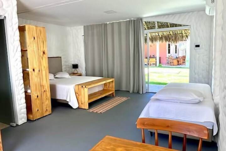 Room 4 of 33
