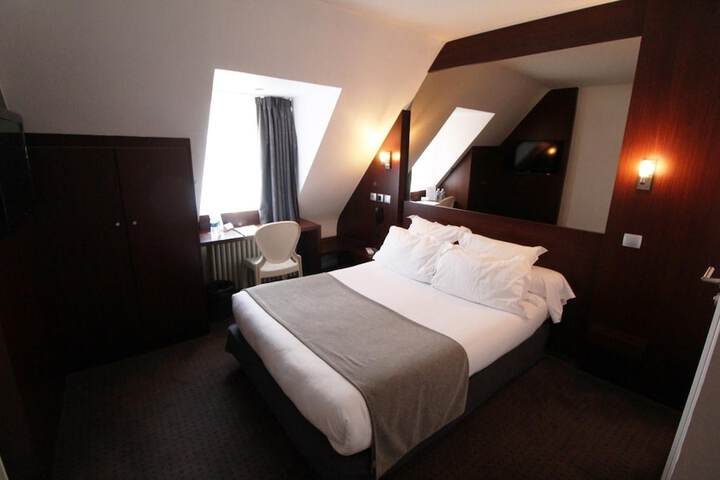 Room 7 of 19