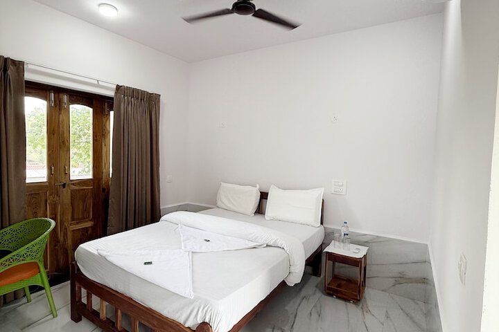Room 17 of 25
