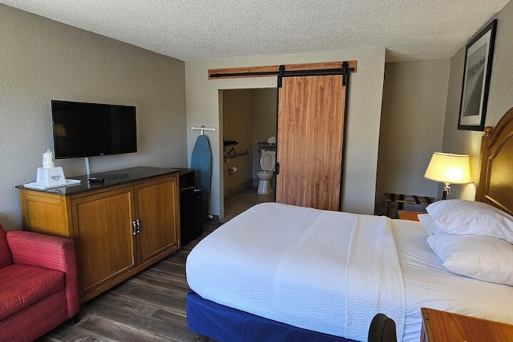 Room 17 of 47