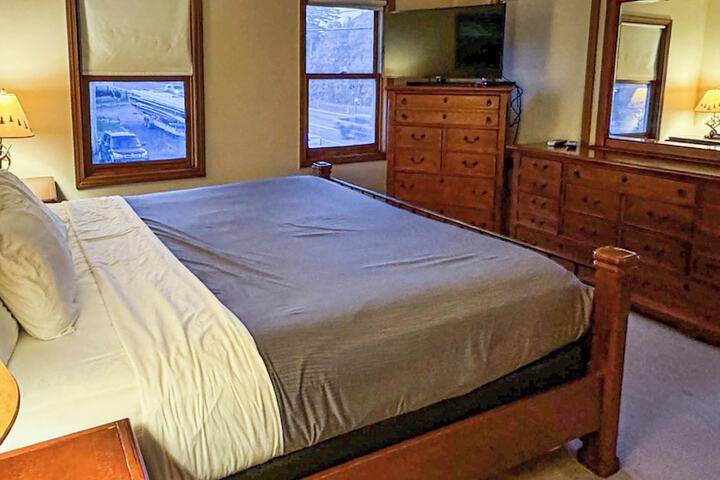 Room 8 of 23