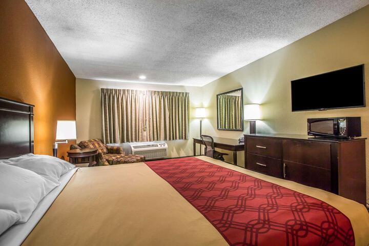 1 King Bed (18 of 18)