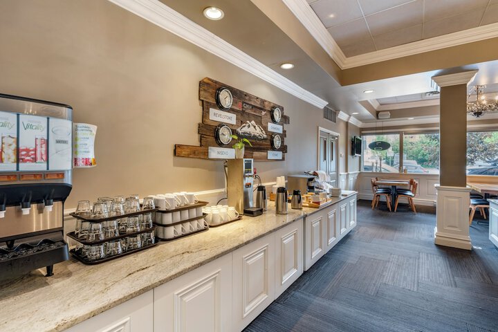 Breakfast area