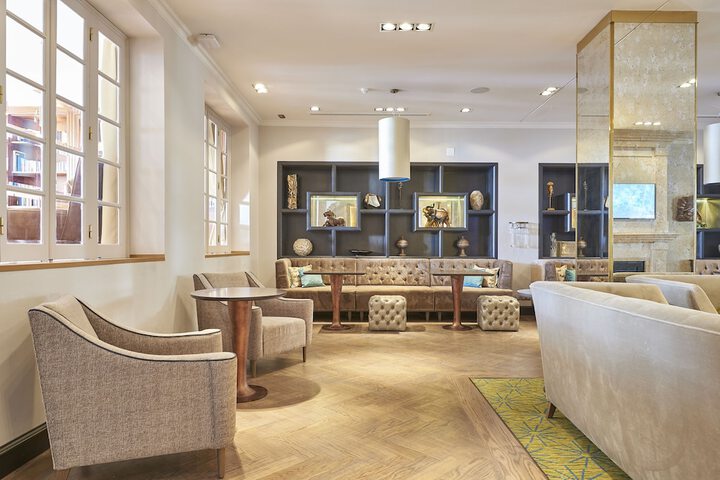 Lounge 60 of 72