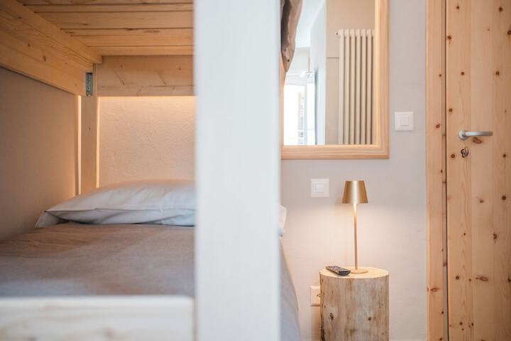 Room 16 of 42
