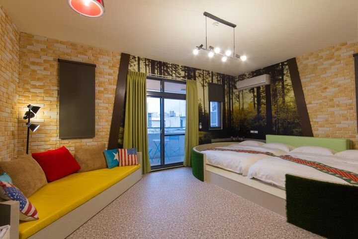 Room 17 of 43