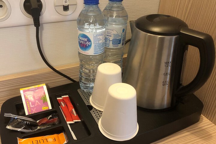 Room 8 of 40