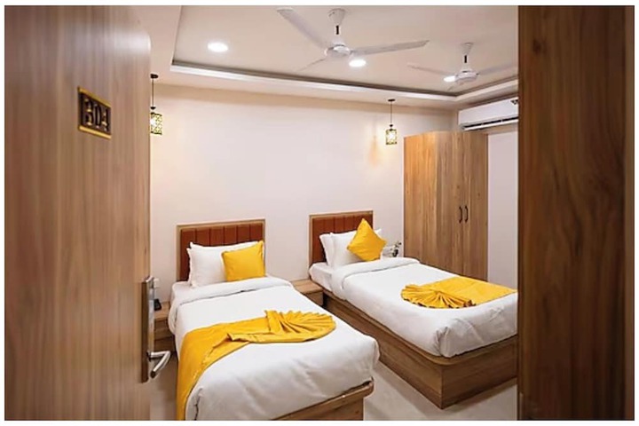 Room 2 of 15