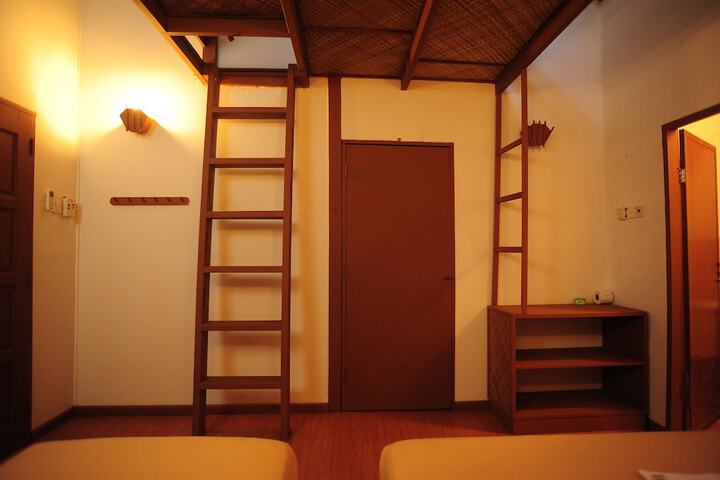 Room 16 of 36