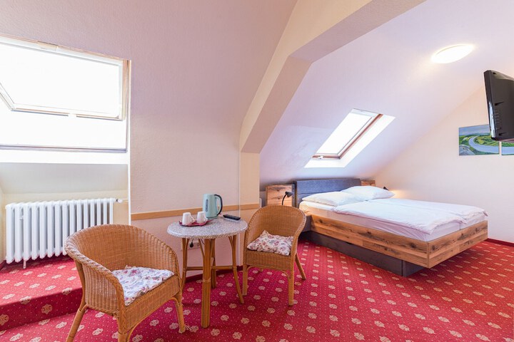 Room 8 of 38
