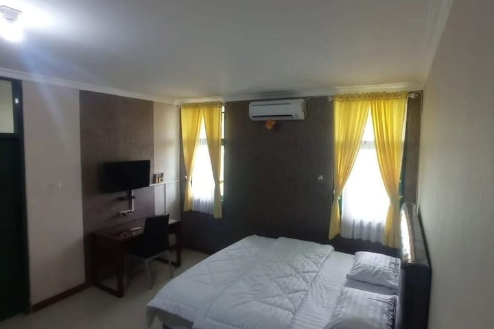 Room 3 of 14