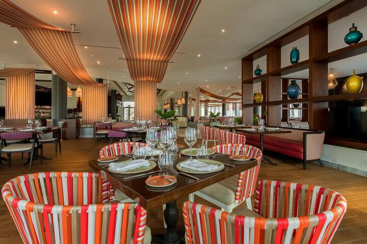 Dining 94 of 154