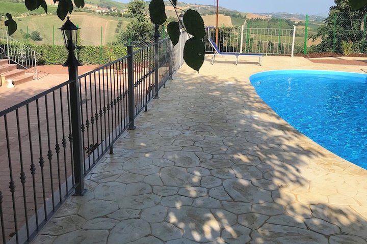 Pool 24 of 50