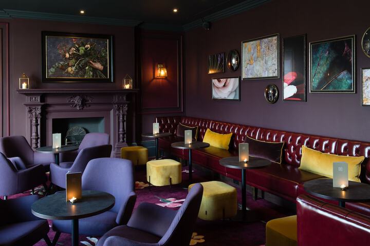Lounge 67 of 80