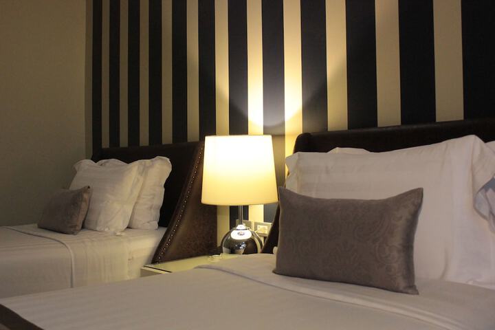 Room 12 of 64