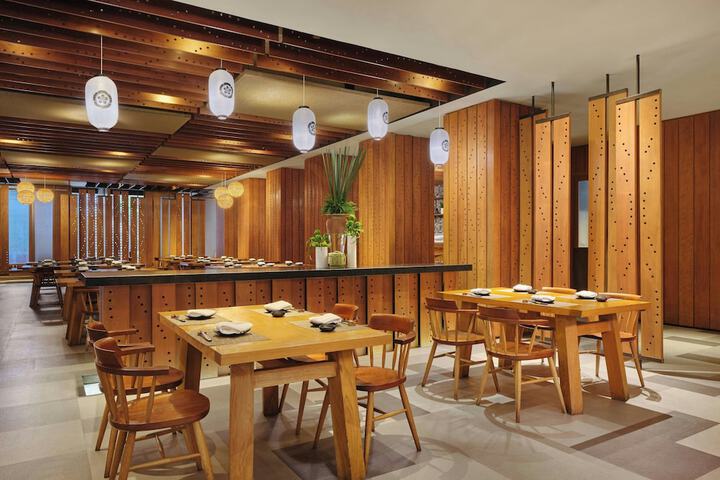 Dining 86 of 129