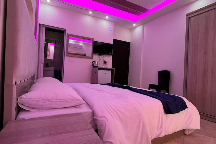Room 3 of 18