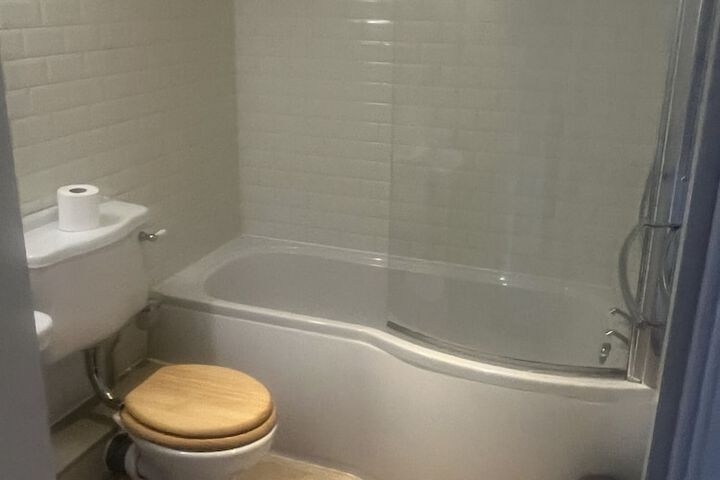 Room 12 of 30