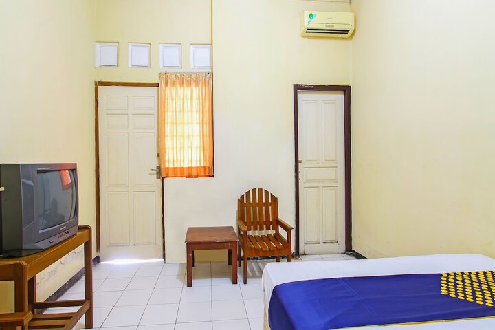 Room 12 of 26