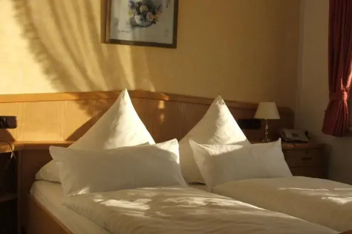Room 2 of 12