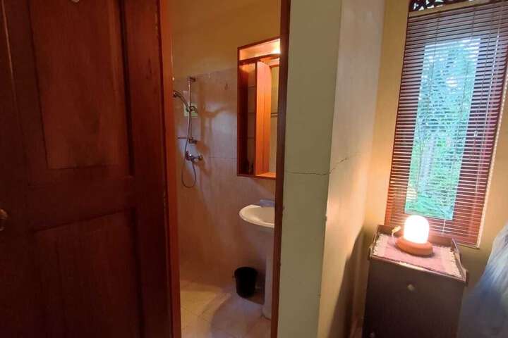 Room 9 of 27