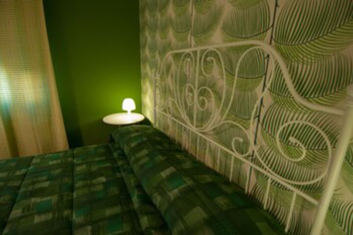 Room 13 of 29