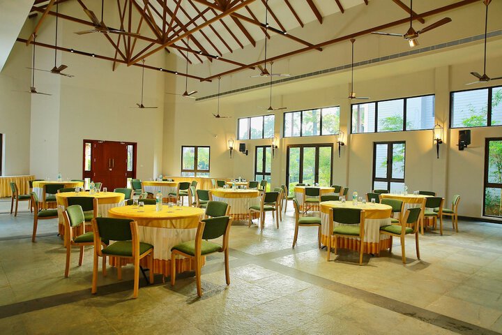 Ballroom/Hall 75 of 98