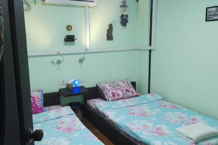 Room 27 of 43