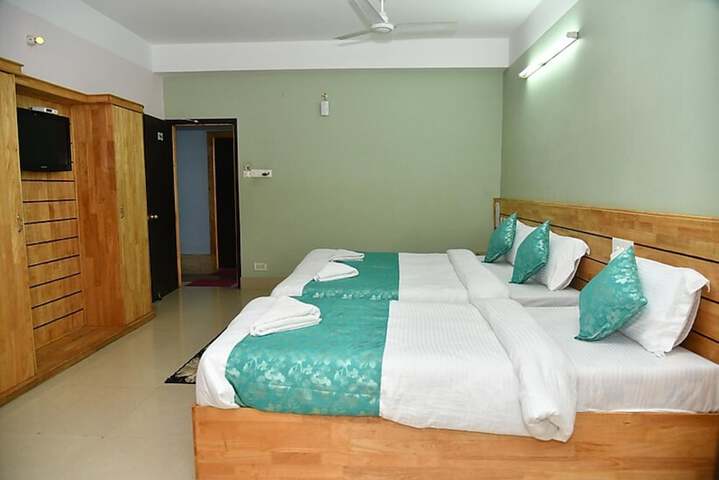 Room 9 of 15