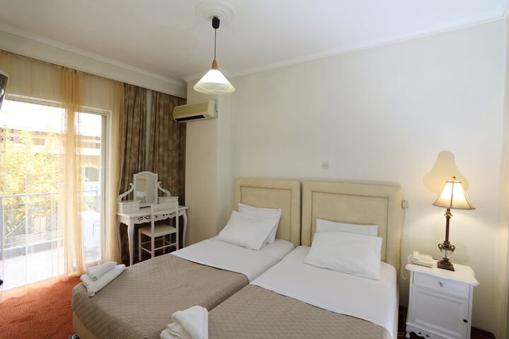 Room 8 of 29