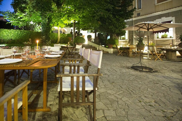 Hotel Entry