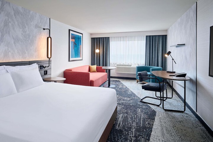 Room 32 of 107