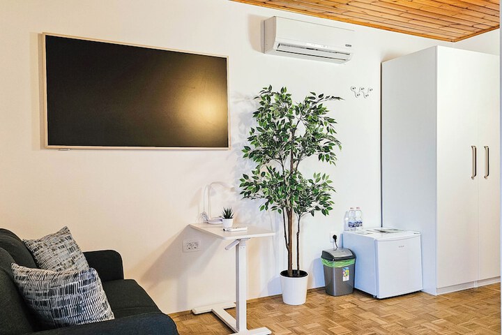 Room 15 of 68
