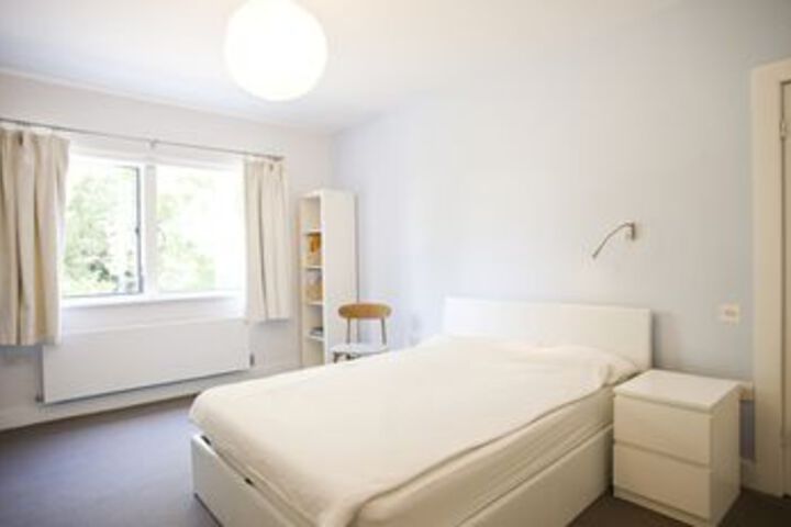 Room 16 of 30