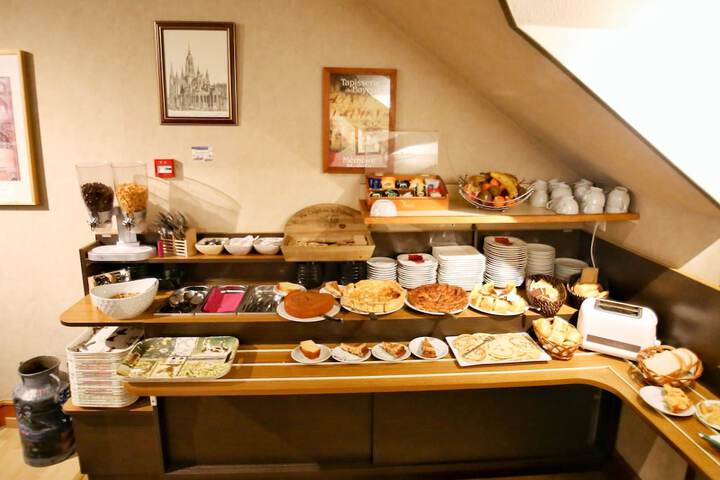Dining 57 of 72