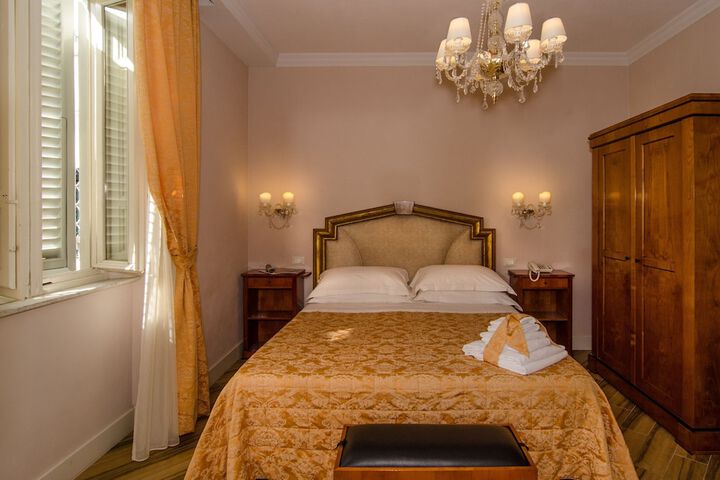 Room 3 of 42