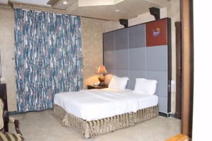 Room 26 of 49