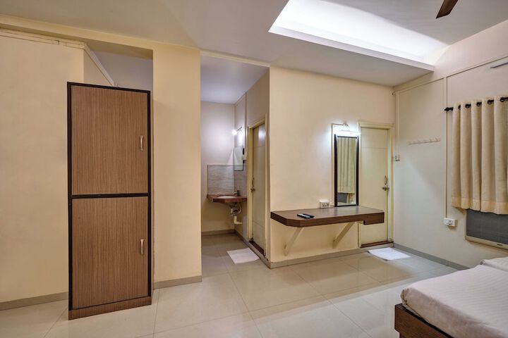 Room 52 of 54