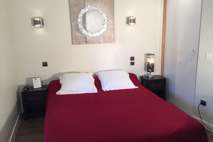 Room 32 of 43