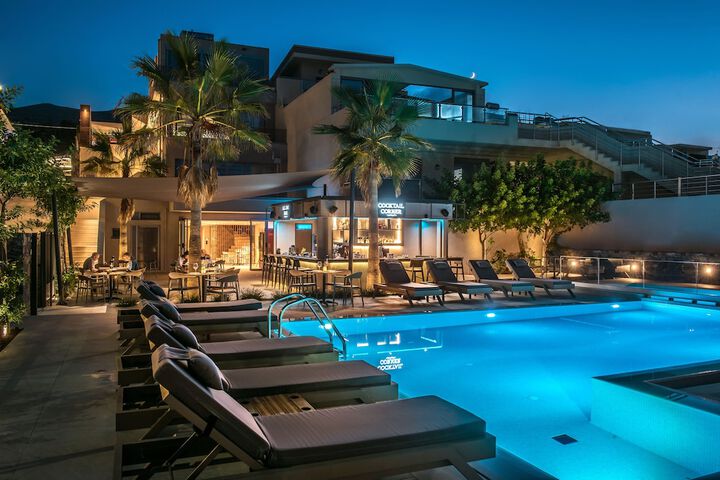 Pool 20 of 65
