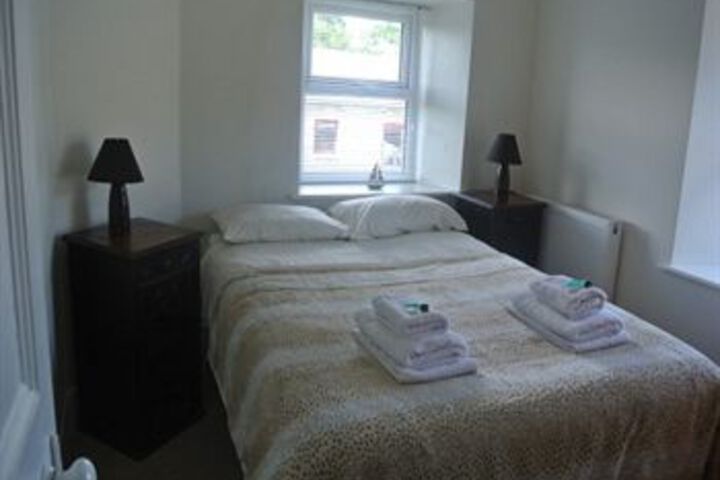 Room 9 of 13