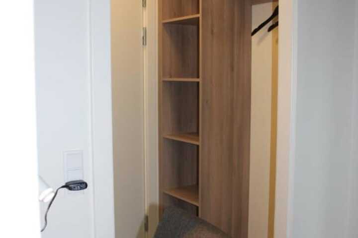 Room 6 of 30