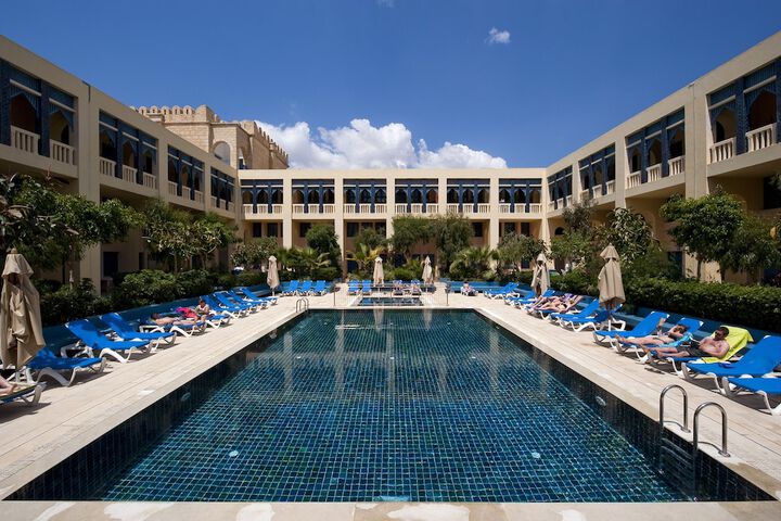 Hotel Pool