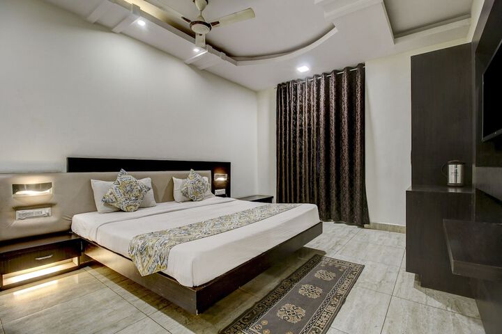 Room 20 of 28