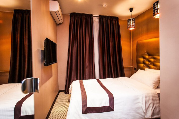 Room 16 of 24